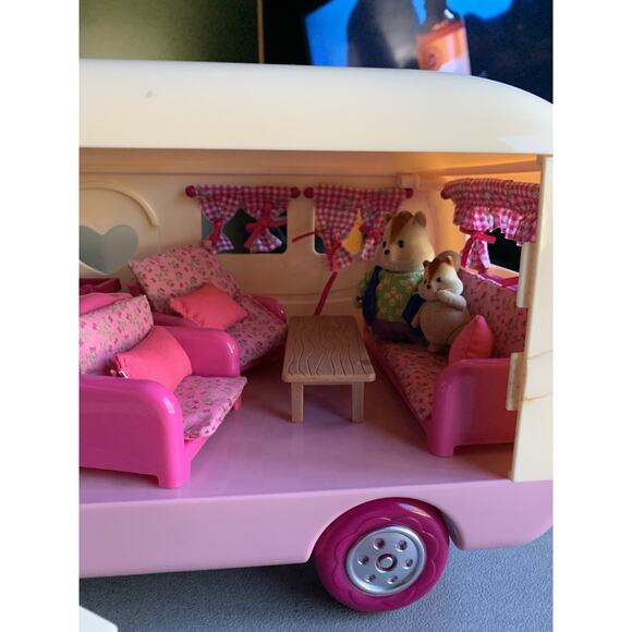 Lil Woodzeez Happy Camper 2 Chipmunk & Accessories Lot Couch Chairs Tables - Picture 8 of 8